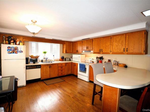 19 Dogwood Lane, Manorville NY 11949