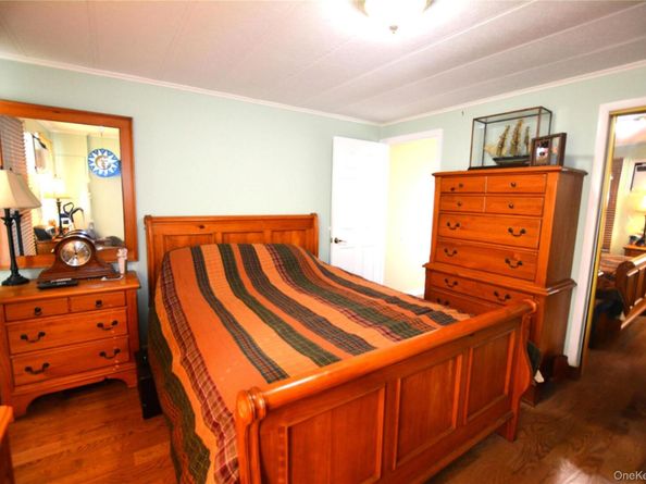 19 Dogwood Lane, Manorville NY 11949