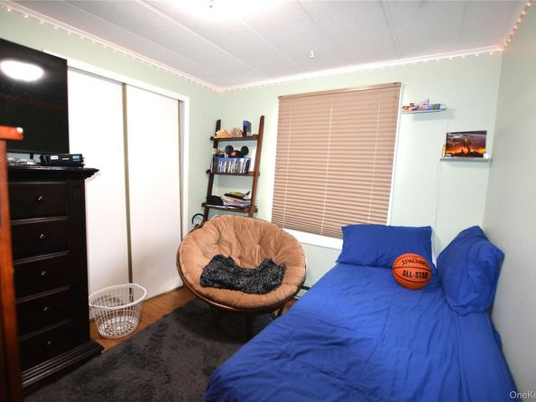 19 Dogwood Lane, Manorville NY 11949