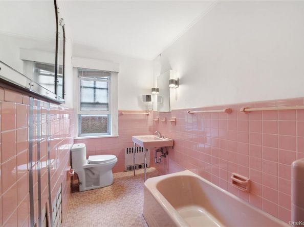 1 Glenwood Avenue, New Rochelle NY 10801