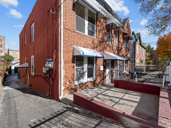 741 E 227th Street, Bronx NY 10466