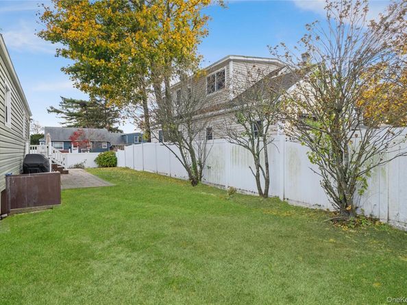 32 Beachwood Drive, Babylon NY 11702