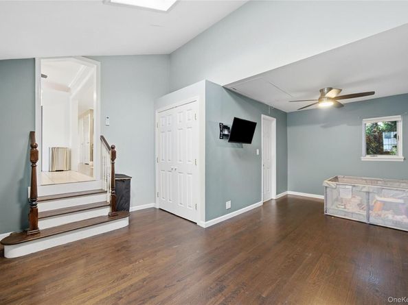 32 Beachwood Drive, Babylon NY 11702