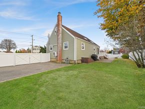 32 Beachwood Drive, Babylon NY 11702