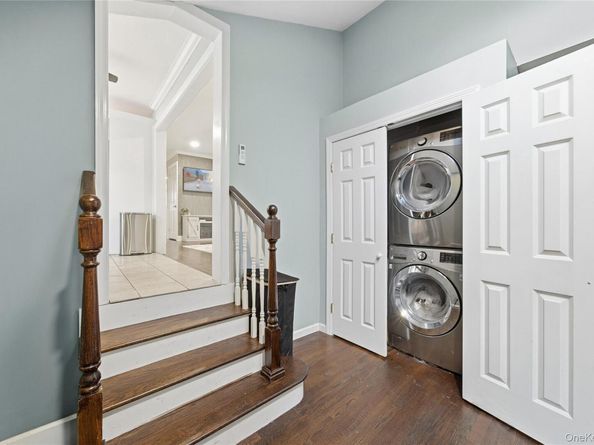 32 Beachwood Drive, Babylon NY 11702