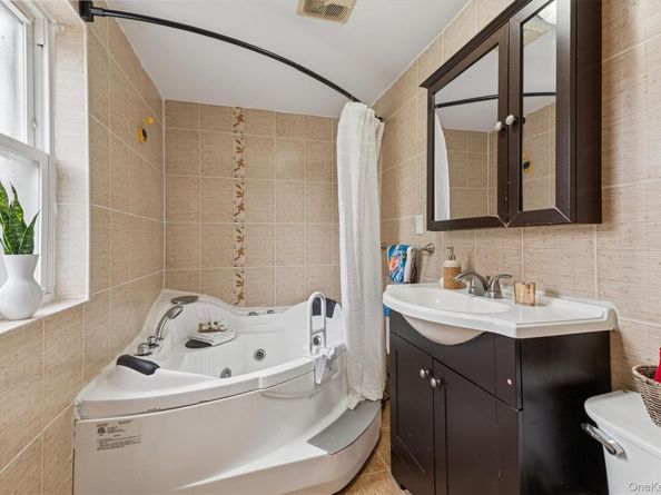 2934 161st Street, Flushing NY 11358