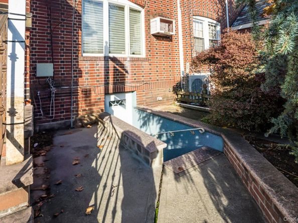 151-35 20th Road, Whitestone NY 11357