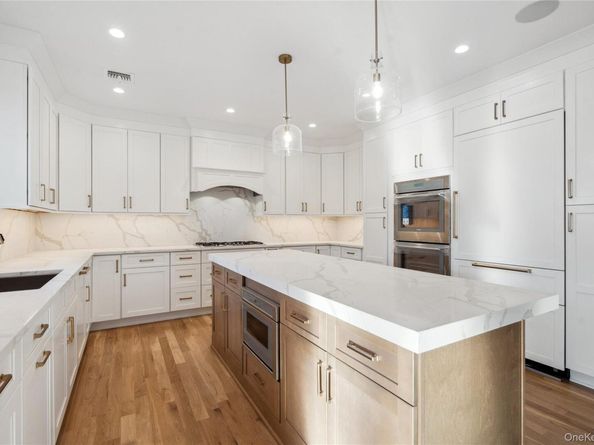 7 Cedar Avenue, Bethpage NY 11714