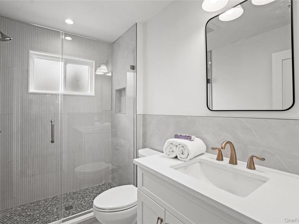 7 Cedar Avenue, Bethpage NY 11714