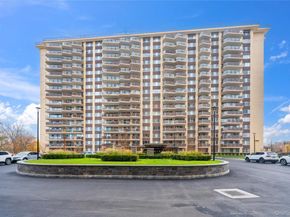 18-15 215th Street 14S, Bayside NY 11360