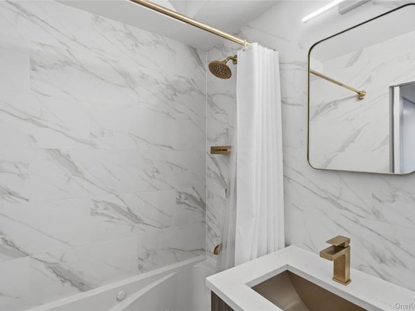 18-15 215th Street 14S, Bayside NY 11360