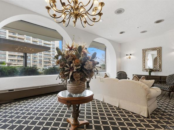 18-15 215th Street 14S, Bayside NY 11360