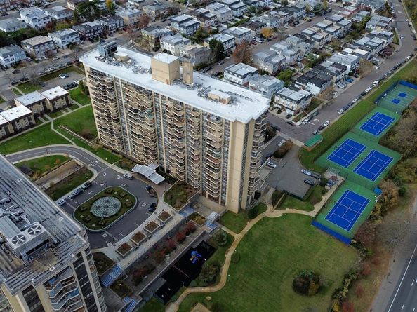 18-15 215th Street 14S, Bayside NY 11360