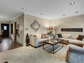 27 Abbey Lane, Plainview NY 11803