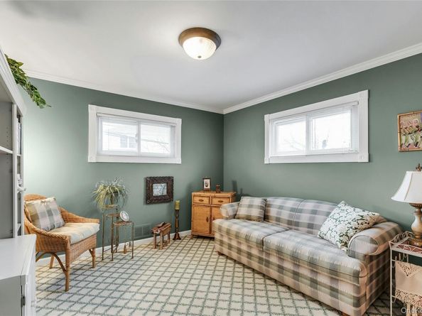 27 Abbey Lane, Plainview NY 11803