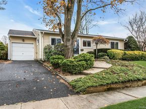 27 Abbey Lane, Plainview NY 11803