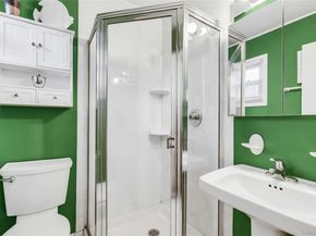 27 Abbey Lane, Plainview NY 11803