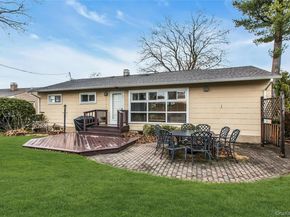 27 Abbey Lane, Plainview NY 11803