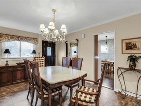 27 Abbey Lane, Plainview NY 11803