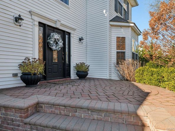 7 Brittany Court, Ridge NY 11961