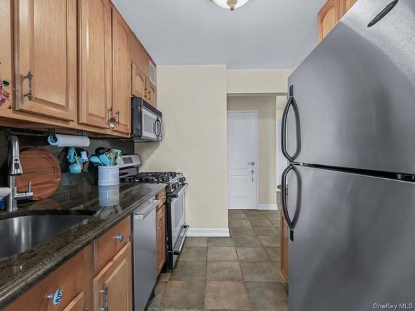 241-20 Northern Boulevard 6M, Little Neck NY 11362