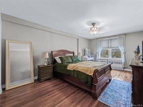 241-20 Northern Boulevard 6M, Little Neck NY 11362