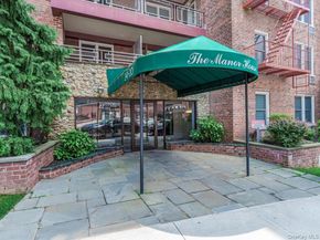 241-20 Northern Boulevard 6M, Little Neck NY 11362