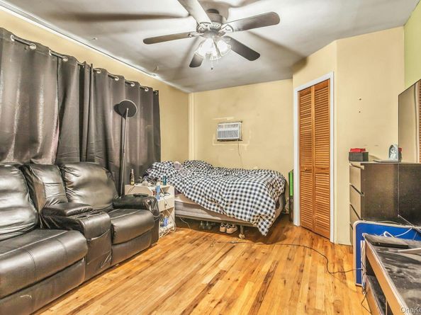 25 Stillwell Street, Huntington NY 11743