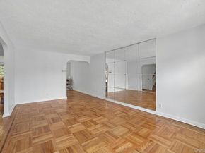 1124 E 213th Street, Bronx NY 10469