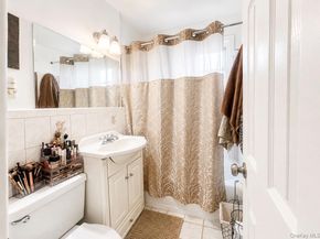 71-03 252nd 199B, Bellerose NY 11426