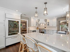 8 Rochelle Lane, Northport NY 11768