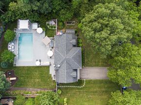 8 Rochelle Lane, Northport NY 11768
