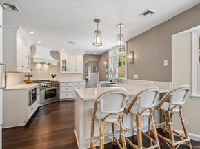 8 Rochelle Lane, Northport NY 11768