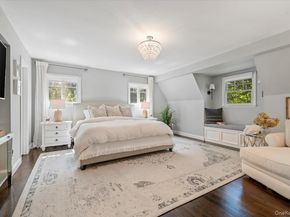 8 Rochelle Lane, Northport NY 11768