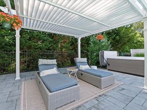 8 Rochelle Lane, Northport NY 11768