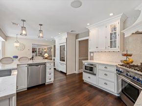 8 Rochelle Lane, Northport NY 11768