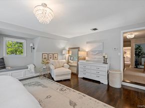 8 Rochelle Lane, Northport NY 11768