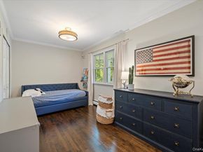 8 Rochelle Lane, Northport NY 11768