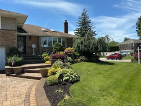 909 Berkshire Drive, Westbury NY 11590