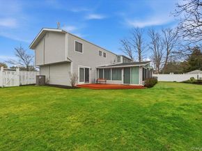 16 Seaway Drive, Copiague NY 11726