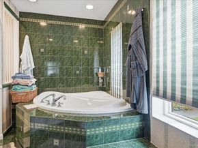 16 Seaway Drive, Copiague NY 11726