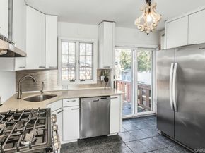 5 Diane Place, Bay Shore NY 11706