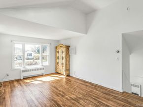 5 Diane Place, Bay Shore NY 11706