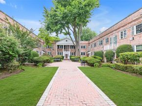 43 N Forest Avenue C23, Rockville Centre NY 11570