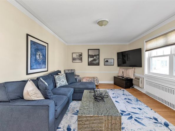 43 N Forest Avenue C23, Rockville Centre NY 11570