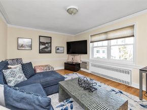 43 N Forest Avenue C23, Rockville Centre NY 11570