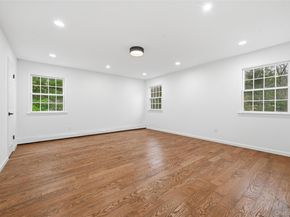 19 Sherwood Court, Ronkonkoma NY 11779