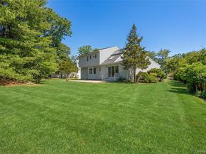 19 Sherwood Court, Ronkonkoma NY 11779