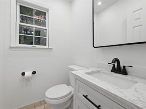 19 Sherwood Court, Ronkonkoma NY 11779
