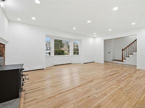 19 Sherwood Court, Ronkonkoma NY 11779